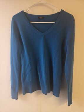 Women's Prive Blue V-Neck Cashmere Sweater - Lightweight Knit